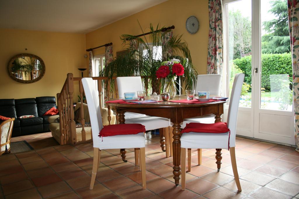 Les Hibiscus Bed and Breakfast Maisons-Laffitte Esterno foto