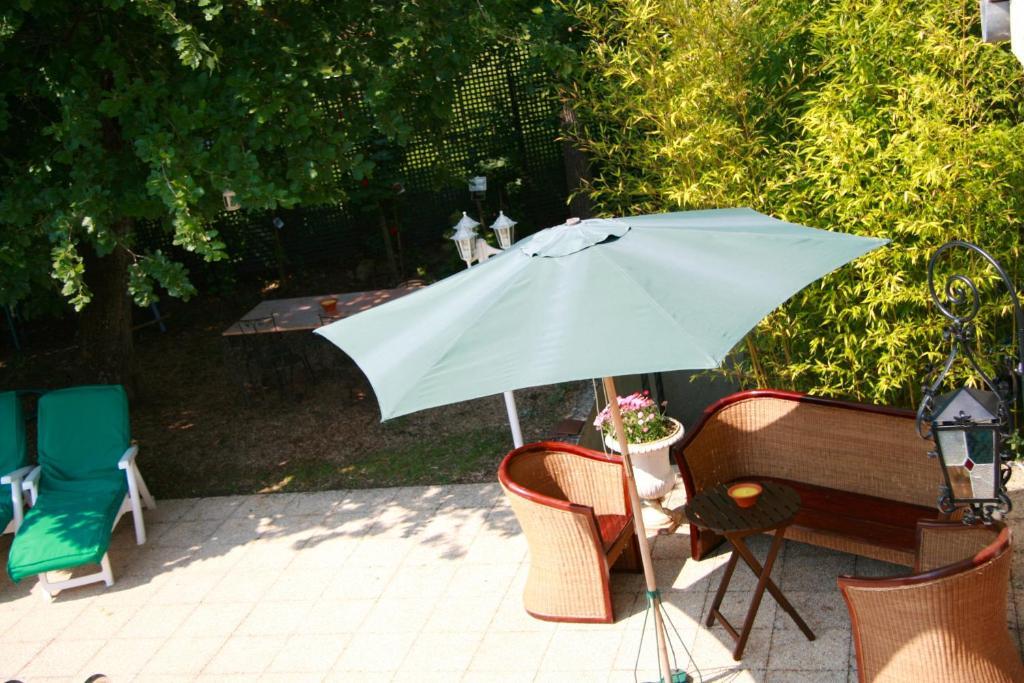 Les Hibiscus Bed and Breakfast Maisons-Laffitte Esterno foto