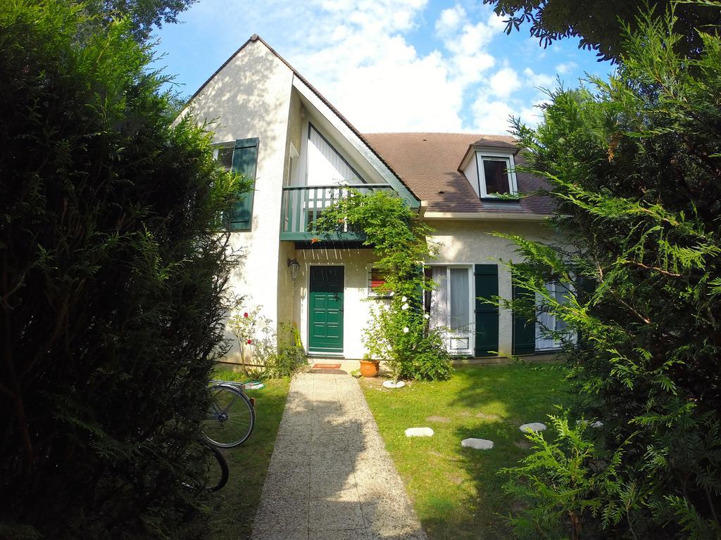 Les Hibiscus Bed and Breakfast Maisons-Laffitte Esterno foto