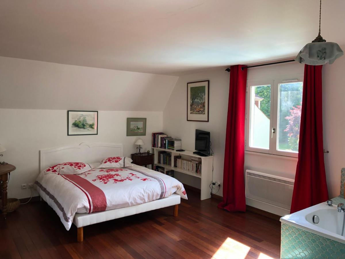 Les Hibiscus Bed and Breakfast Maisons-Laffitte Esterno foto