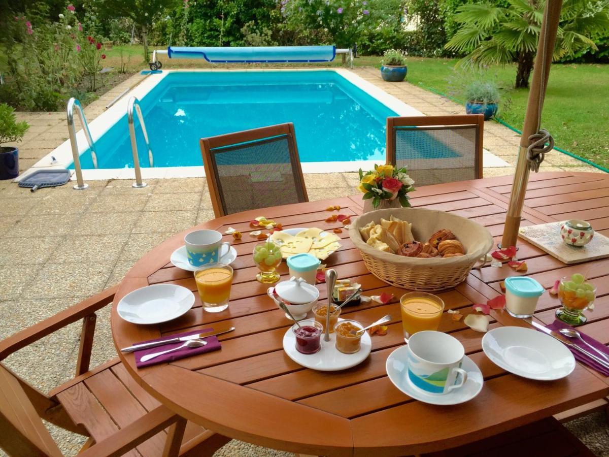 Les Hibiscus Bed and Breakfast Maisons-Laffitte Esterno foto